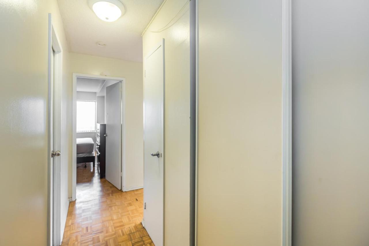 Toronto Furnished Living-Gerard Apartment Exterior foto